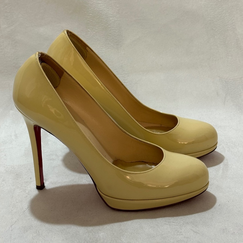 Christian  Louboutin Cream Patent Leather Pumps